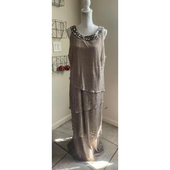 Laura Plus‎ sleeveless Beaded neck layerd gown 18 NEW - Picture 5 of 11